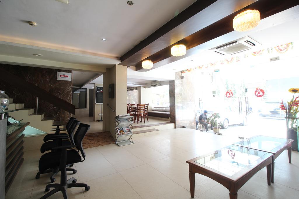 מומביי Hotel Samrat מראה חיצוני תמונה