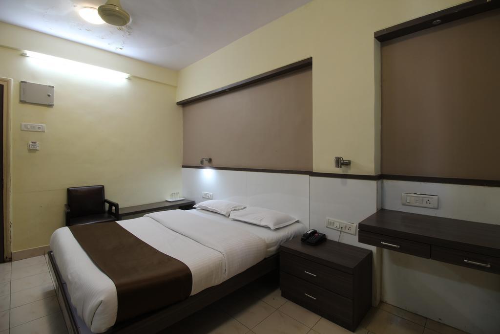 מומביי Hotel Samrat חדר תמונה