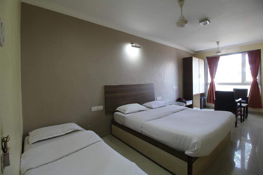 מומביי Hotel Samrat חדר תמונה