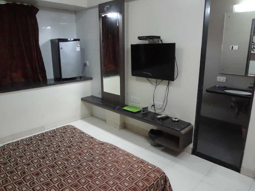 מומביי Hotel Samrat מראה חיצוני תמונה